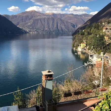 Lägenhet Lovely & Romantic Attic On Lake Como Nesso